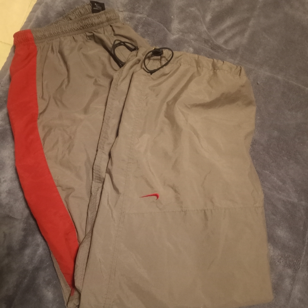 Nike with retractable cufflinks size large